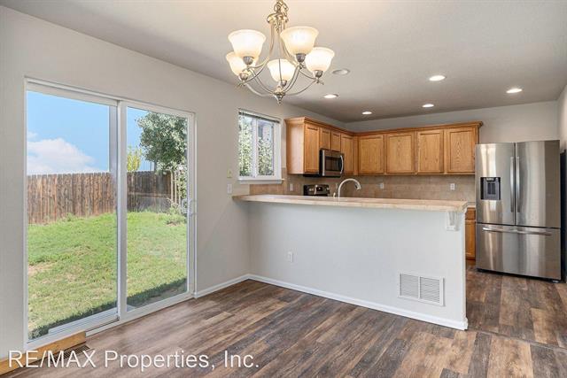 8273 Kettle Drum Street 5603885