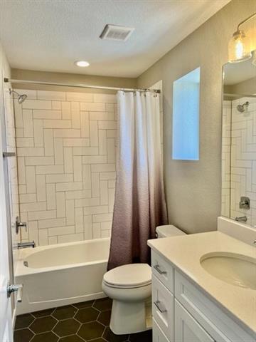 6053 Abbey Hill Lane