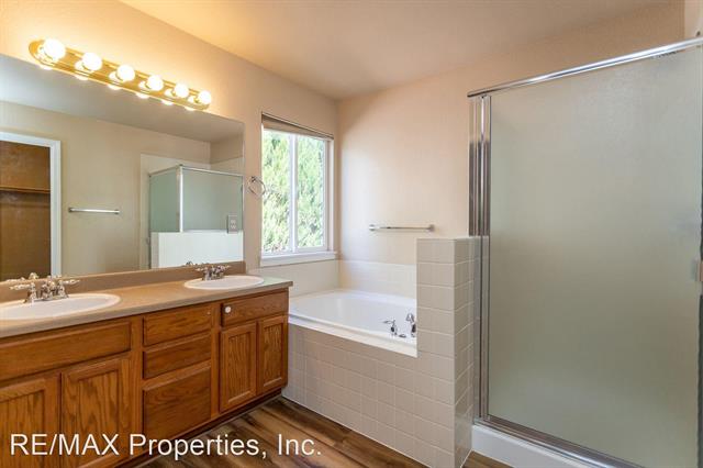 8424 Roaring Fork Drive