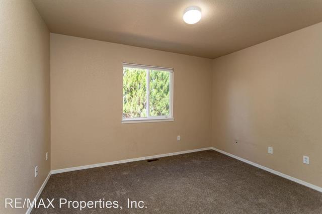 8424 Roaring Fork Drive