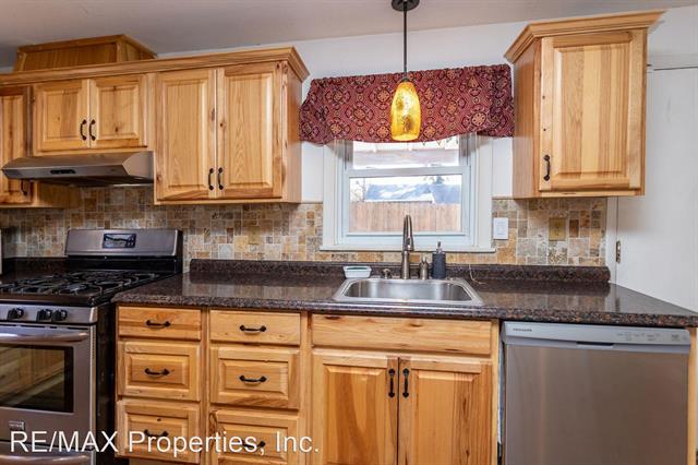 2020 W Platte Avenue 11660555