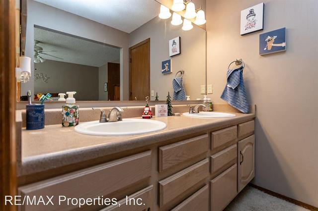 6973 Sproul Lane 11704071