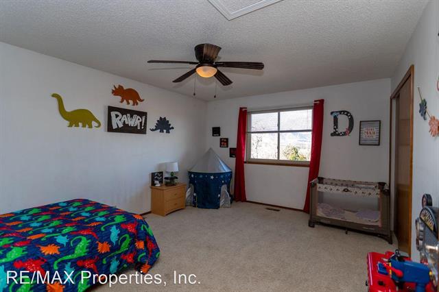 6973 Sproul Lane 11704071