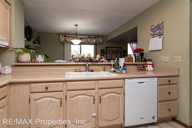 6973 Sproul Lane 11704071