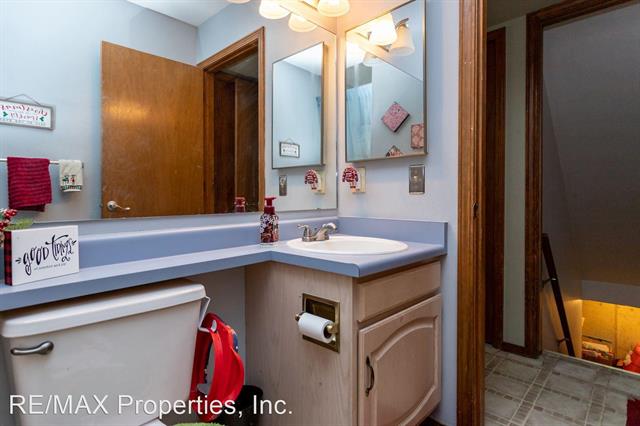 6973 Sproul Lane 11704071