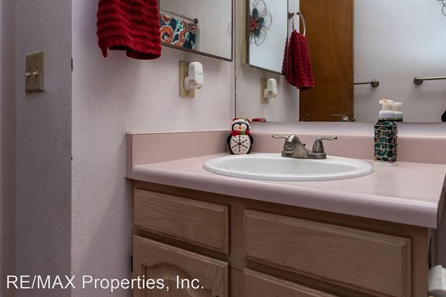 6973 Sproul Lane 11704071