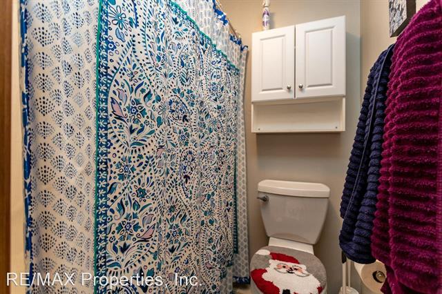 6973 Sproul Lane 11704071