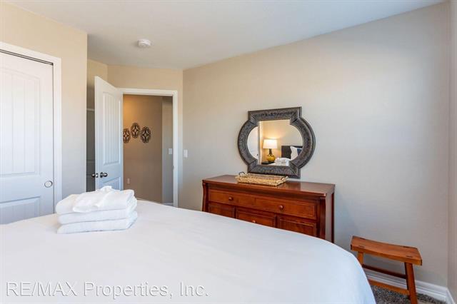 642 Thimbleberry Point