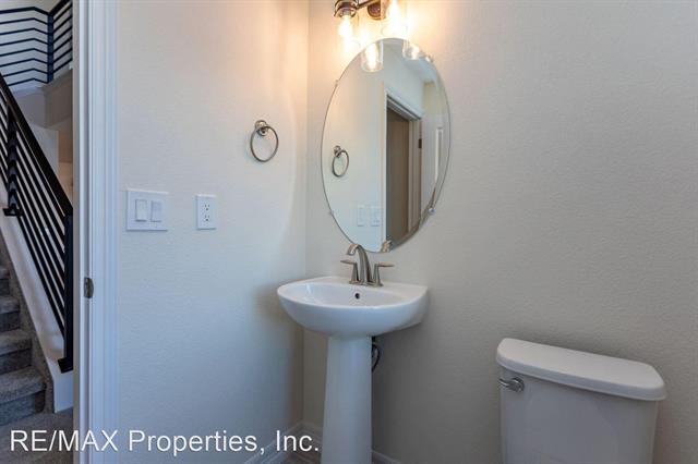 1847 Rose Quartz Heights 9788690