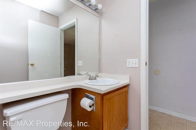 1130 Pond Side Drive 9918706