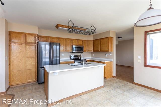 1130 Pond Side Drive 9918706