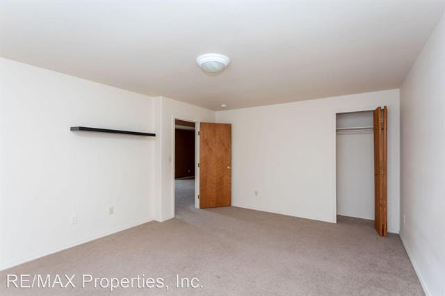 1130 Pond Side Drive 9918706