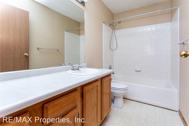 1130 Pond Side Drive 9918706