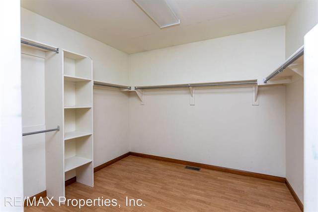 1130 Pond Side Drive 9918706