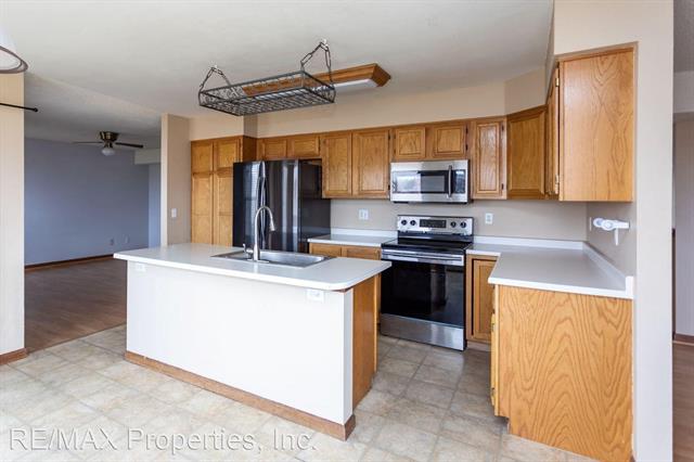 1130 Pond Side Drive 9918706