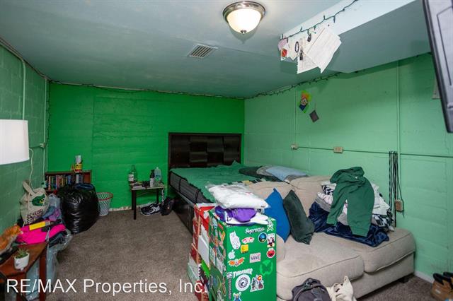 922 E High Street 12169526