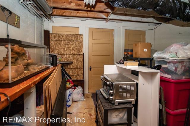 922 E High Street 12169526