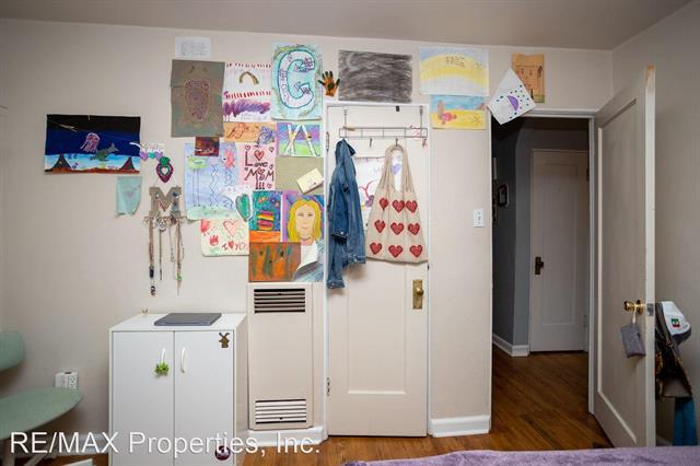 922 E High Street 12169526