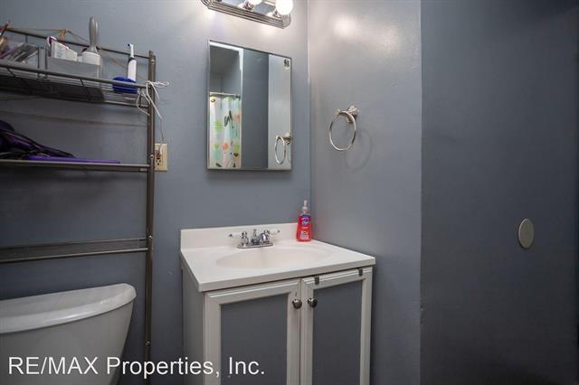 922 E High Street 12169526