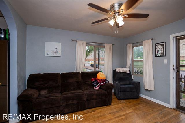 922 E High Street 12169526