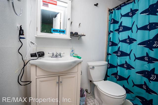 922 E High Street 12169526