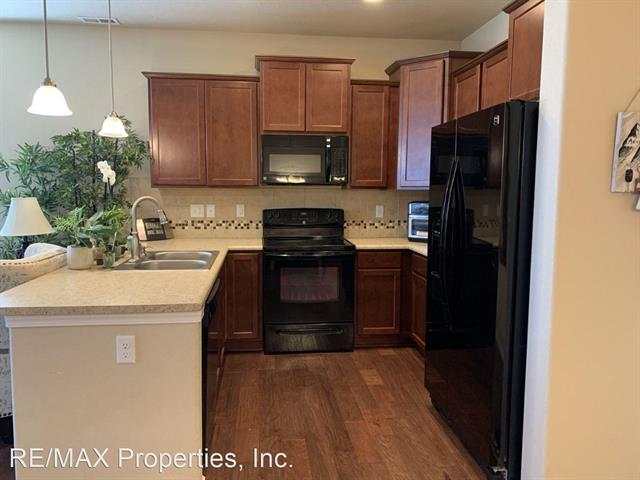 5348 Prominence Point