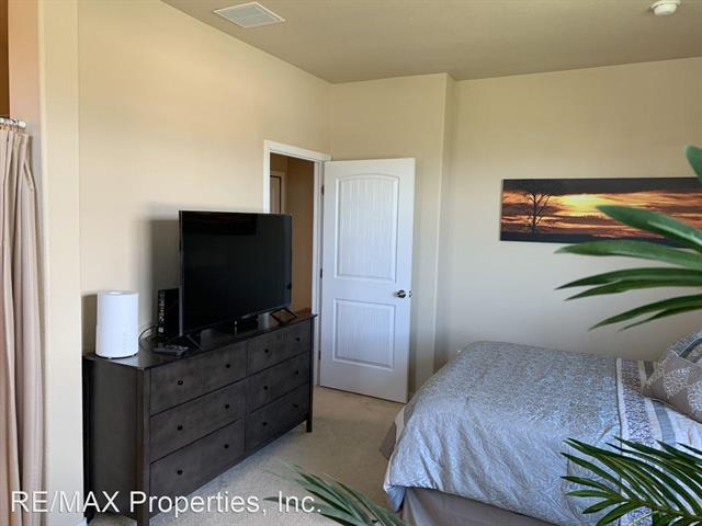 5348 Prominence Point