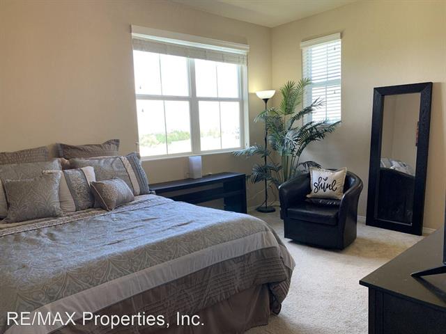 5348 Prominence Point