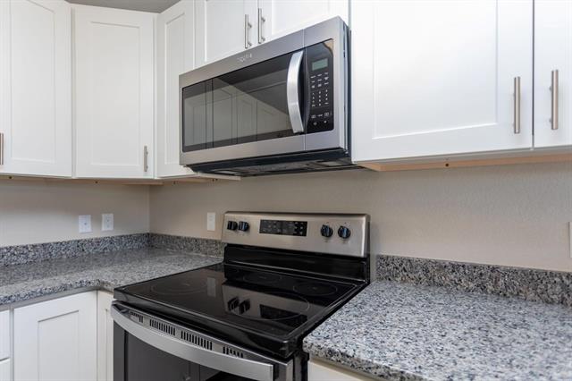 706 Thimbleberry Point