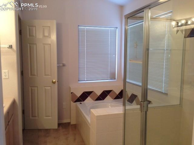 9501 Sycamore Glen Trail