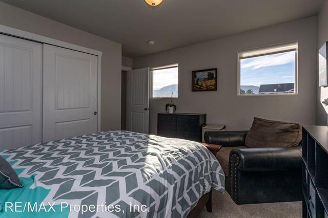 1720 Willow Park Way 9124155