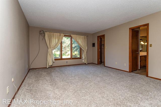 2230 Hill Circle 12284684