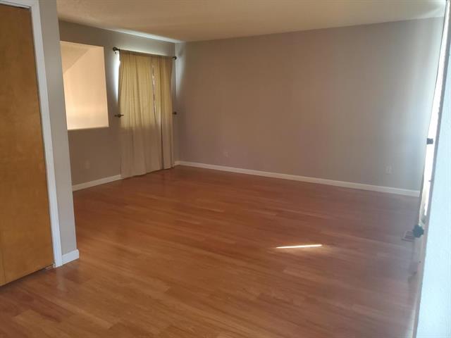 6109 Lowlander Court