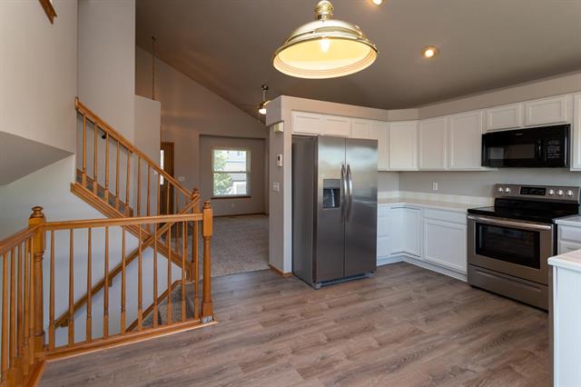 1102 Scarlet Oak Drive