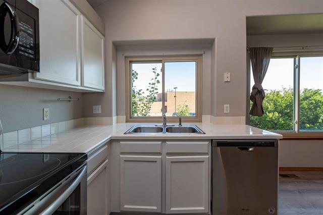 1102 Scarlet Oak Drive