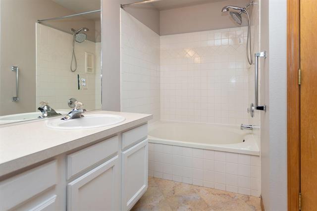 1102 Scarlet Oak Drive