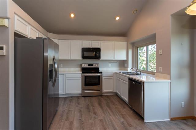 1102 Scarlet Oak Drive