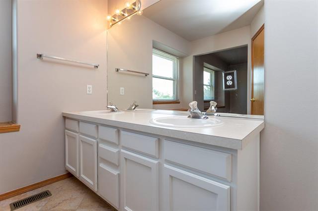 1102 Scarlet Oak Drive