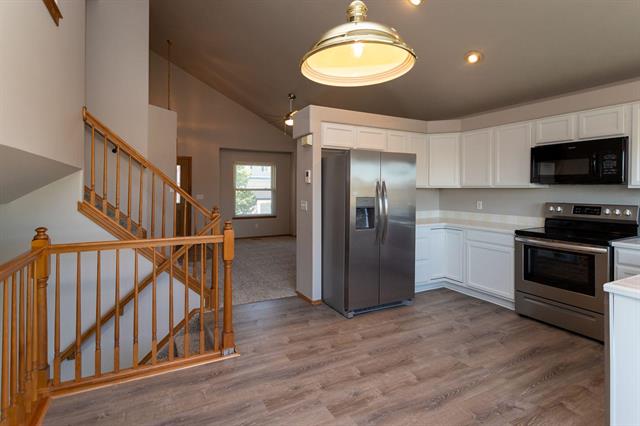 1102 Scarlet Oak Drive