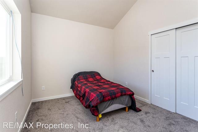 5802 Villa Lorenzo Drive 12460994