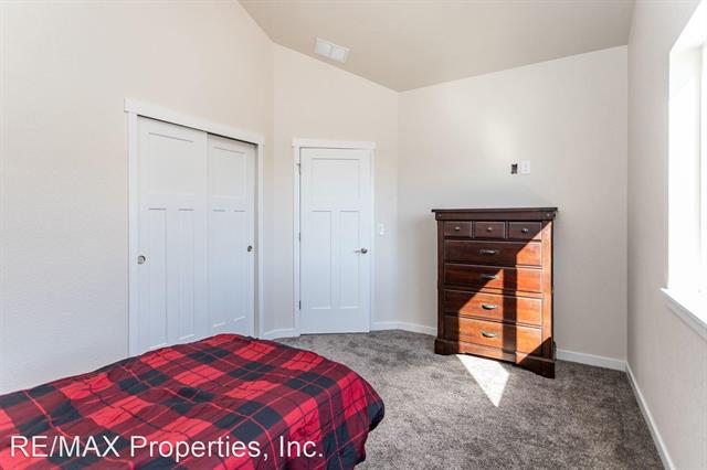 5802 Villa Lorenzo Drive 12460994