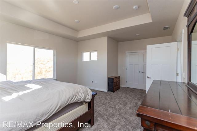 5802 Villa Lorenzo Drive 12460994