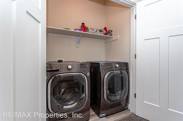 5802 Villa Lorenzo Drive 12460994