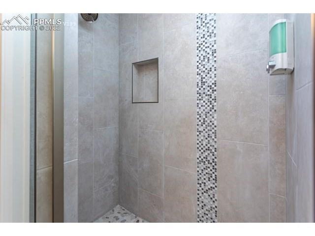 646 Thimbleberry Point