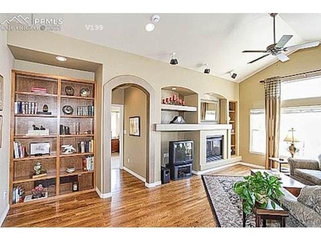 1525 Symphony Heights