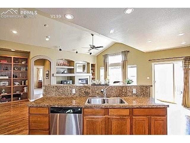 1525 Symphony Heights