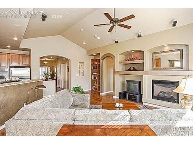 1525 Symphony Heights