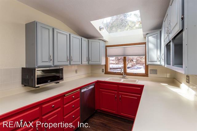 3735 Hill Drive 12777451