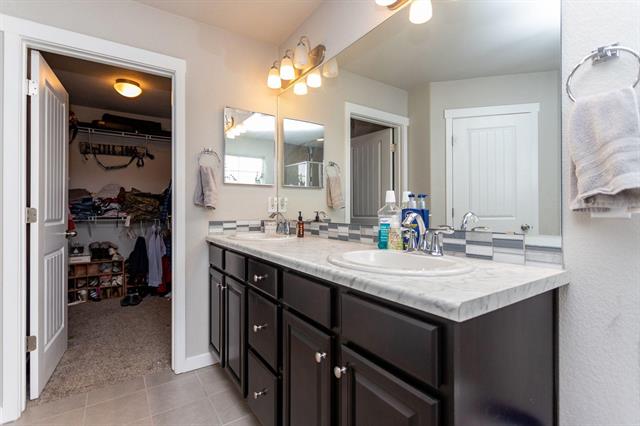 8021 Moorebank Drive