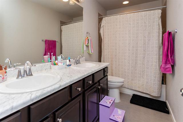 8021 Moorebank Drive